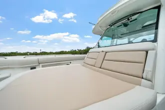 Thumbnail von Boston Whaler 380 Outrage FELLOWSHIP