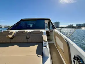 Thumbnail von Sea Ray Sundancer 320