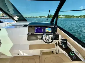 Thumbnail von Sea Ray Sundancer 320