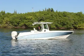 Thumbnail von Boston Whaler 320 Outrage Besser als die meisten