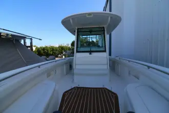 Thumbnail von Boston Whaler 320 Outrage Besser als die meisten