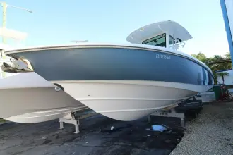 Thumbnail von Boston Whaler 320 Outrage Besser als die meisten
