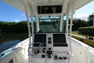 Thumbnail von Boston Whaler 320 Outrage Besser als die meisten