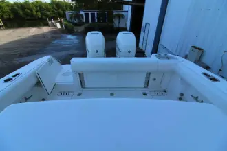 Thumbnail von Boston Whaler 320 Outrage Besser als die meisten