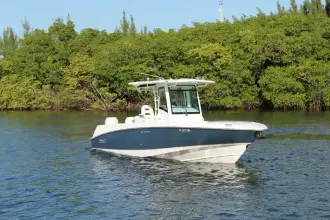 Thumbnail von Boston Whaler 320 Outrage Besser als die meisten