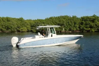 Thumbnail von Boston Whaler 320 Outrage Besser als die meisten