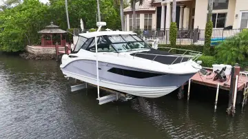 Sea Ray 320 Sundancer Outboard