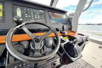 Thumbnail von Everglades 395 Merkezi Konsol