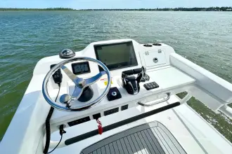 Thumbnail von Everglades 395 Merkezi Konsol