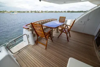 Thumbnail von Hatteras 80 Enclosed Bridge Skylounge Outrageous