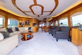 Thumbnail von Hatteras 80 Enclosed Bridge Skylounge Outrageous