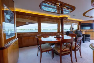 Thumbnail von Hatteras 80 Enclosed Bridge Skylounge Outrageous