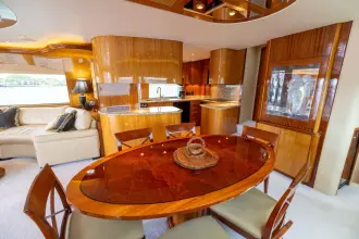 Thumbnail von Hatteras 80 Enclosed Bridge Skylounge Outrageous