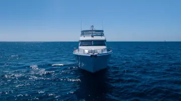 Thumbnail von Hatteras 80 Enclosed Bridge Skylounge Outrageous