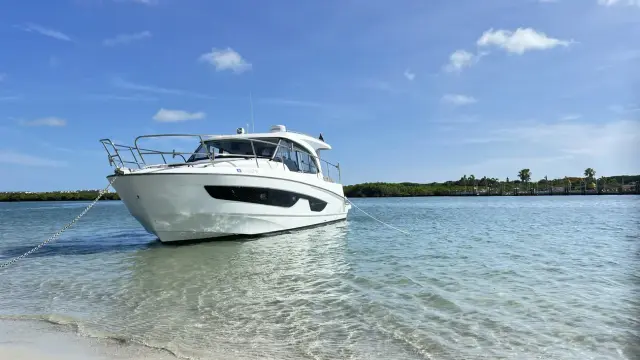 Beneteau Antares 11 Shoreline