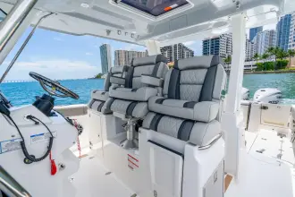 Thumbnail von Pursuit S388 Sport
