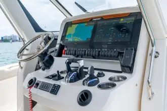 Thumbnail von Pursuit S388 Sport