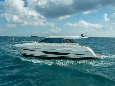 Maritimo X50 Man Cave