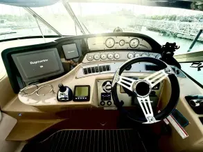 Thumbnail von Four Winns 378 Vista Frisch vom Boot