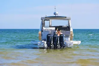 Thumbnail von Cruisers Yachts 42 GLS OB