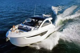 Thumbnail von Cruisers Yachts 42 GLS OB