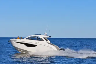 Thumbnail von Cruisers Yachts 42 GLS OB
