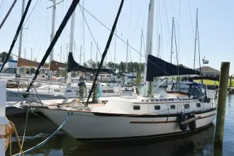 Pacific Seacraft 37