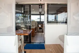 Thumbnail von Riviera Sports Motor Yacht 46 Legacy G2