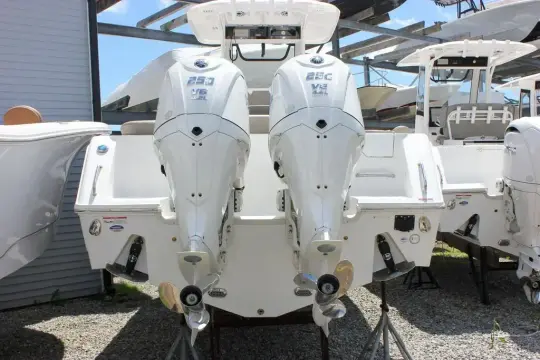 Sea Hunt Ultra 275 Coffin Box