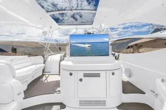Thumbnail von Cruisers Yachts 5370 Express Rumpshaker The Remix
