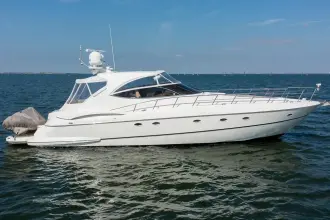 Thumbnail von Cruisers Yachts 5370 Express Rumpshaker The Remix