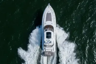 Thumbnail von Cruisers Yachts 5370 Express Rumpshaker The Remix