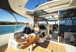 Thumbnail von Riviera Sport Yacht Platinum Edition 6000