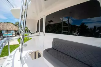 Thumbnail von Viking 74 Enclosed Bridge Knot Racing