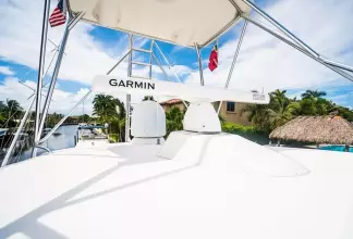 Thumbnail von Viking 74 Enclosed Bridge Knot Racing