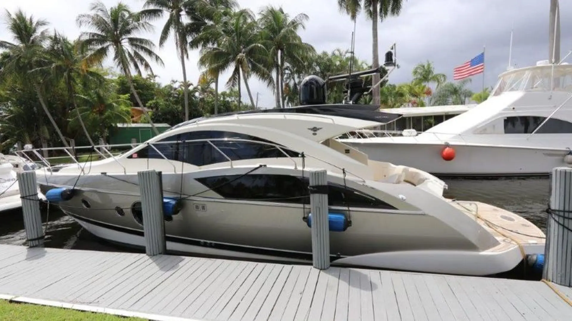 Marquis 420 Sport Coupe When In Rome