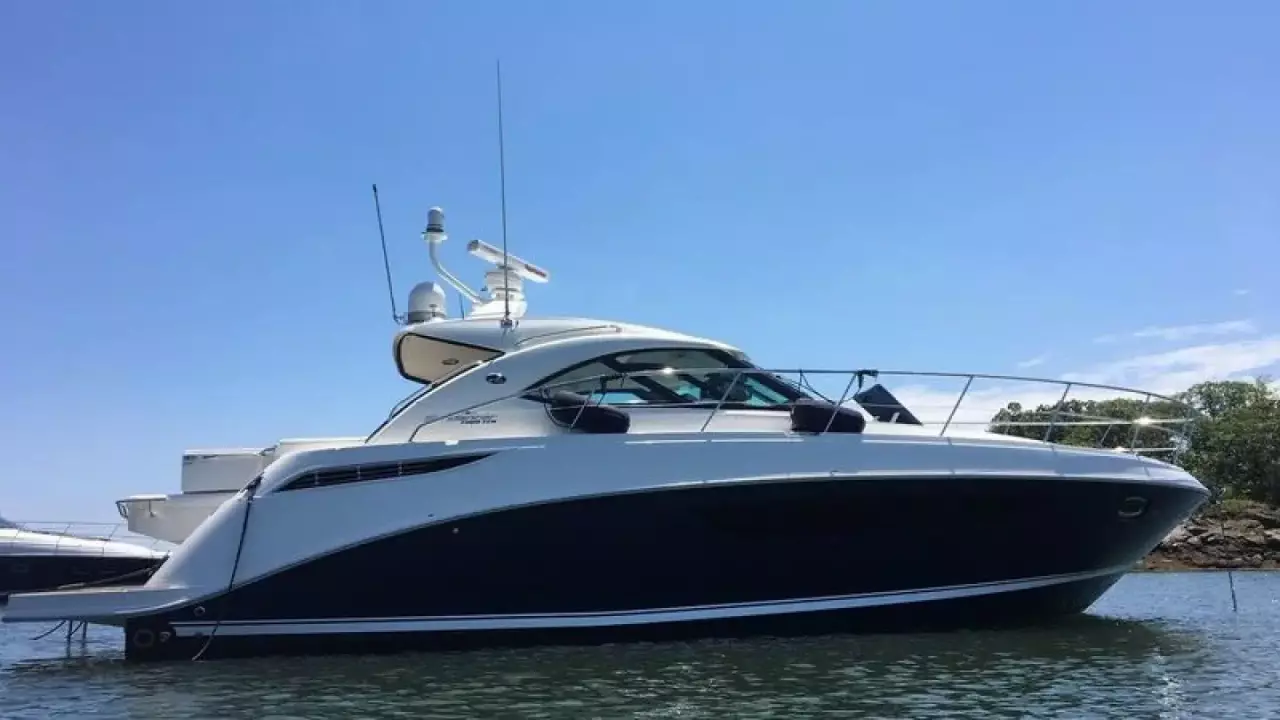 Sea Ray 330 Sundancer 