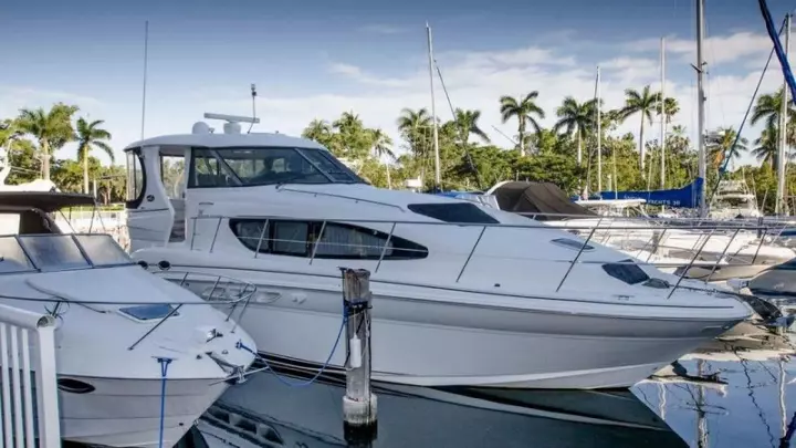 Sea Ray 390 Motor Yacht