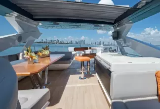 Thumbnail von Sunseeker 86 Yacht Docqua