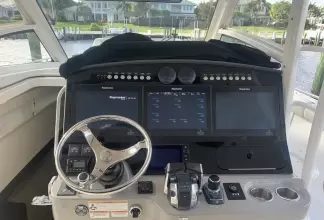 Thumbnail von Boston Whaler 420 Outrage