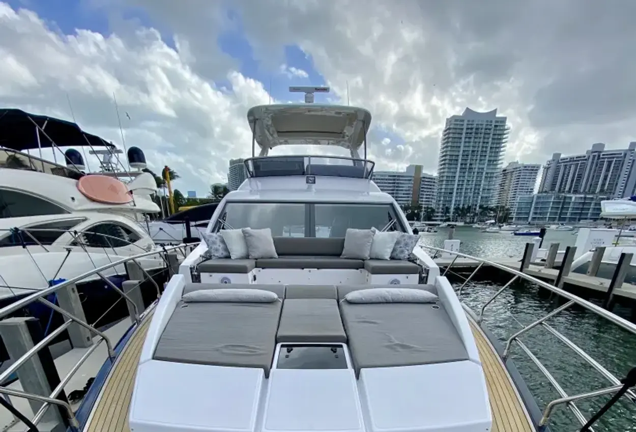 Thumbnail von Azimut Fly 53 Searenity II