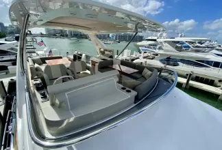 Thumbnail von Azimut Fly 53 Searenity II