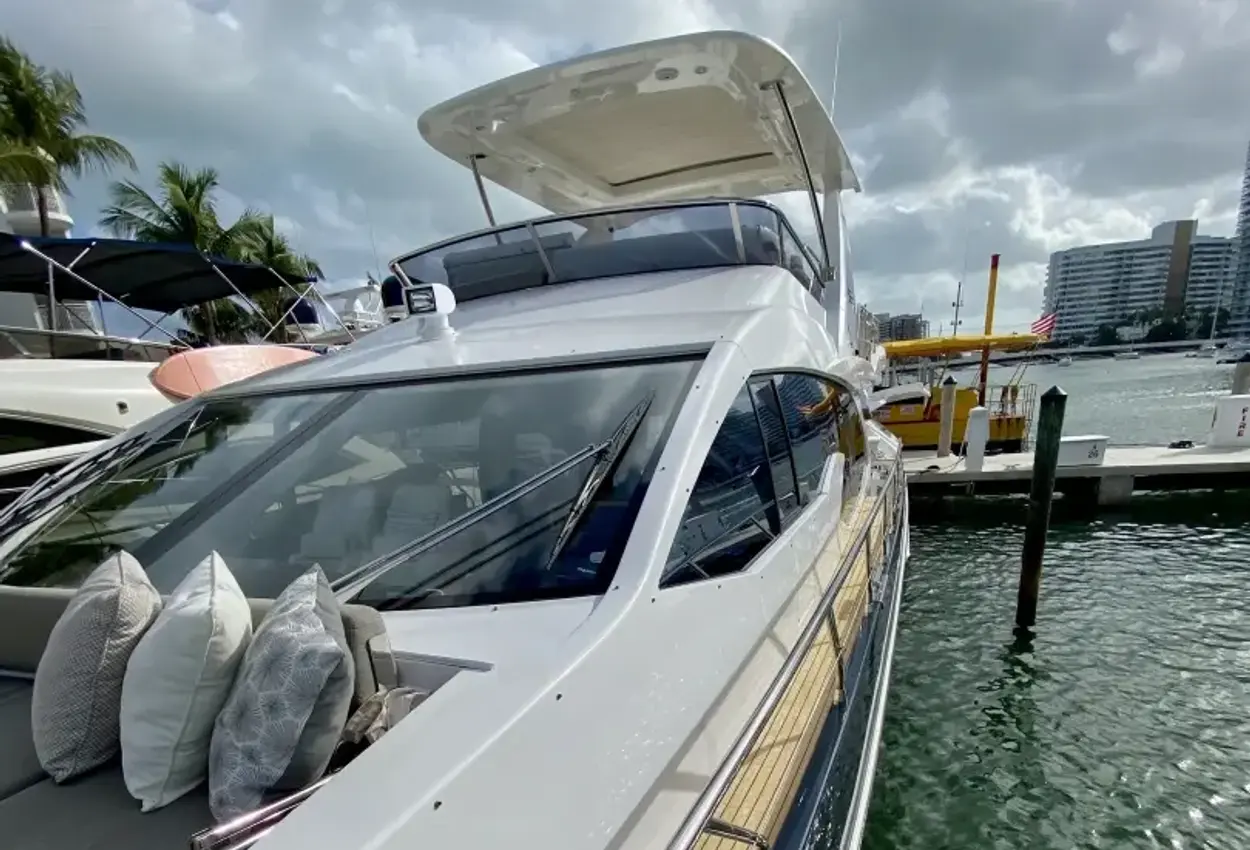 Thumbnail von Azimut Fly 53 Searenity II