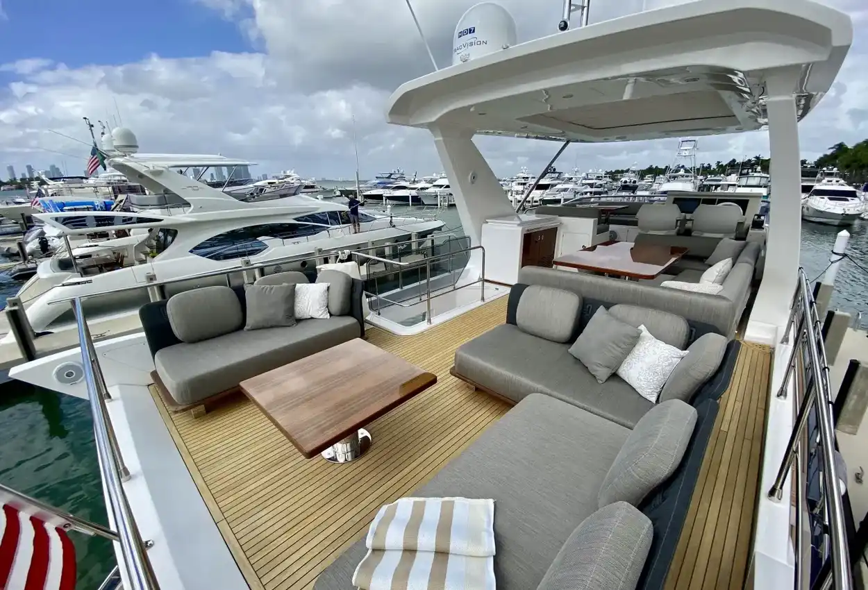 Thumbnail von Azimut Fly 53 Searenity II