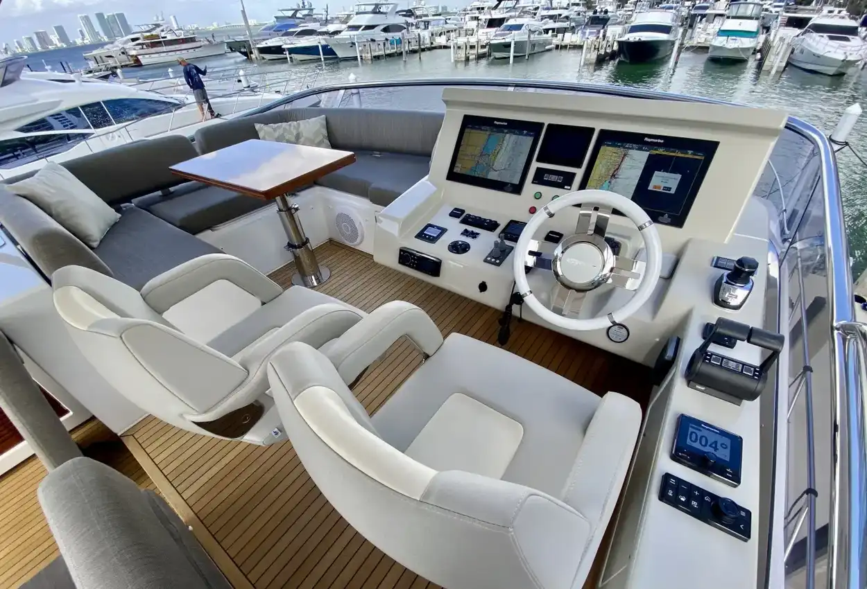 Thumbnail von Azimut Fly 53 Searenity II