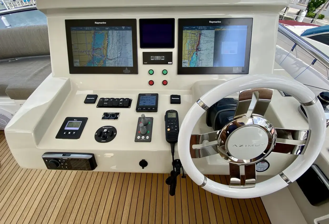 Thumbnail von Azimut Fly 53 Searenity II