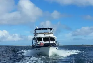 Thumbnail von Defever 53 POC Motor Yacht His and Hers