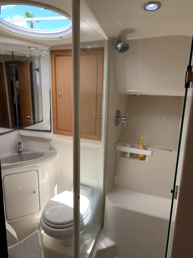 Thumbnail von Riviera 42 Flybridge