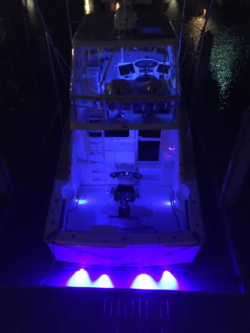 Thumbnail von Riviera 42 Flybridge