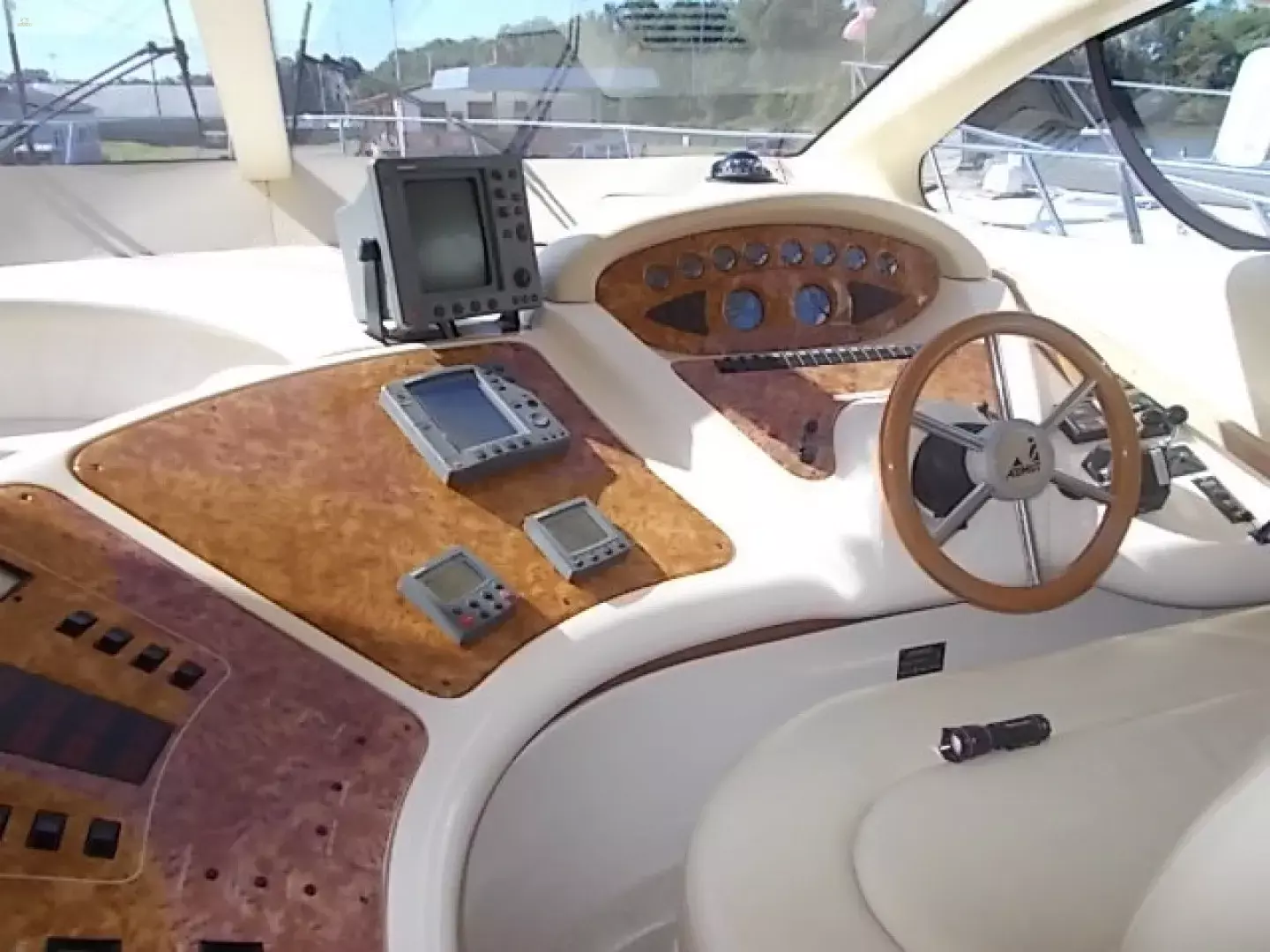 Thumbnail von Azimut 46